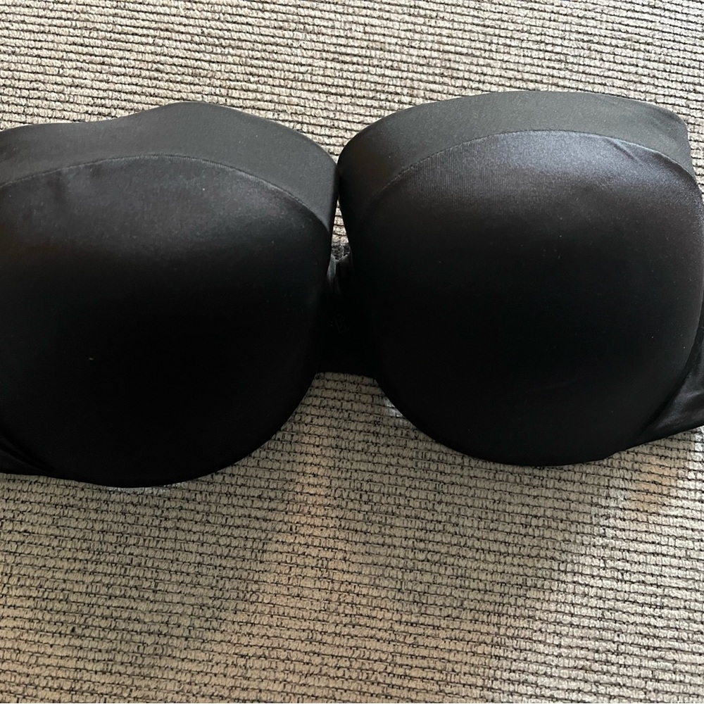 Victoria’s Secret Strapless Bra